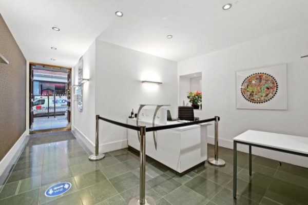 Piccadilly, Mayfair, London, W1J