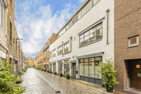 Brownlow Mews, Bloomsbury, London, WC1N