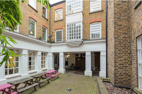 Chapel Place, London, EC2A