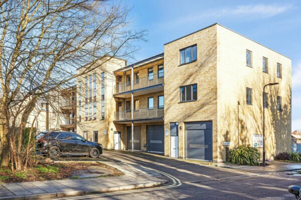Trumpers Way, Hanwell, London, W7