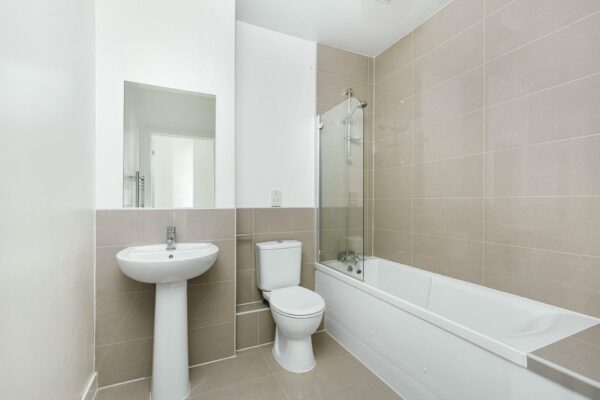Trumpers Way, Hanwell, London, W7