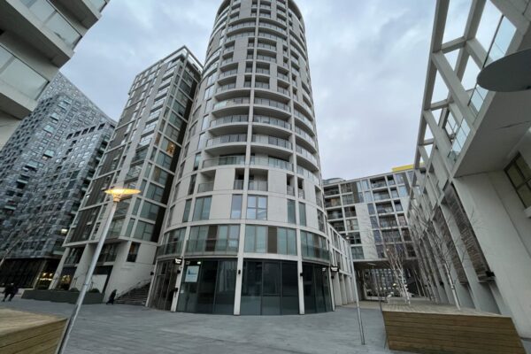 Quadrant Walk, Isle Of Dogs, London, E14