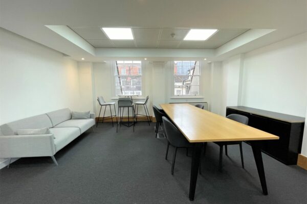 Piccadilly, Mayfair, London, W1J